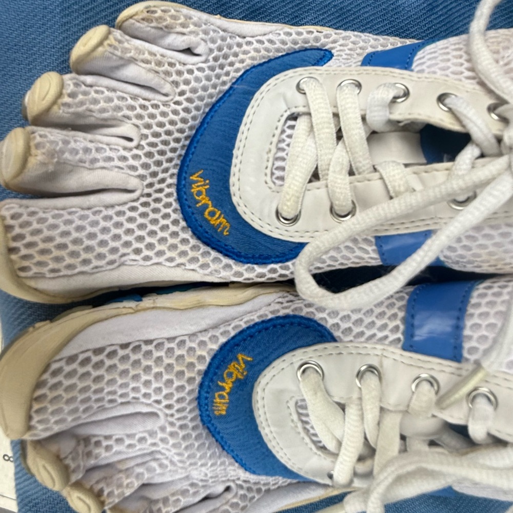 Vibram FiveFingers Kids Children Toe Shoes Size Blue Used Barefoot Running shoe